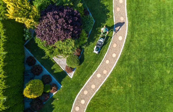 Cost of Mowing And Landscaping in Lake Zurich