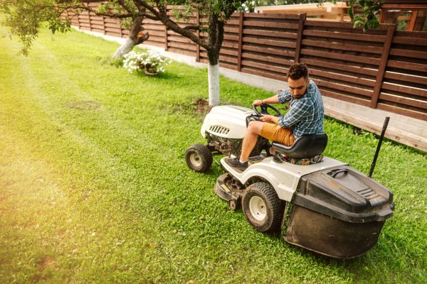 Cost of Industrial Lawn Mowing in Lake Zurich