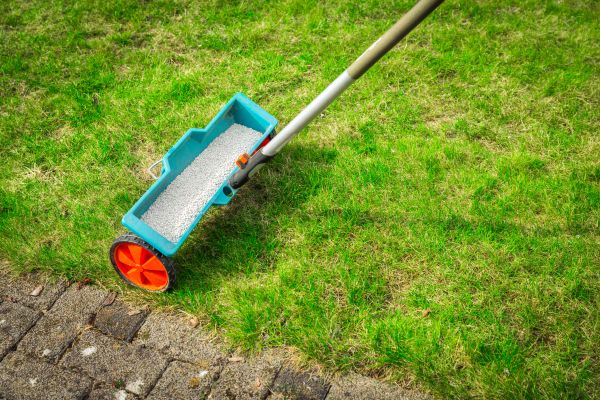 Cost of Commercial Lawn Treatment in Lake Zurich