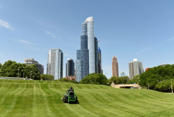 Cost of Business Lawn Maintenance in Lake Zurich